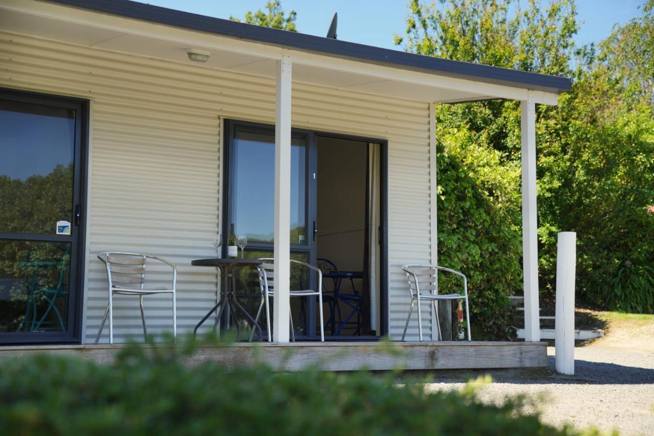 Akaroa Top 10 Holiday Park Kültér fotó